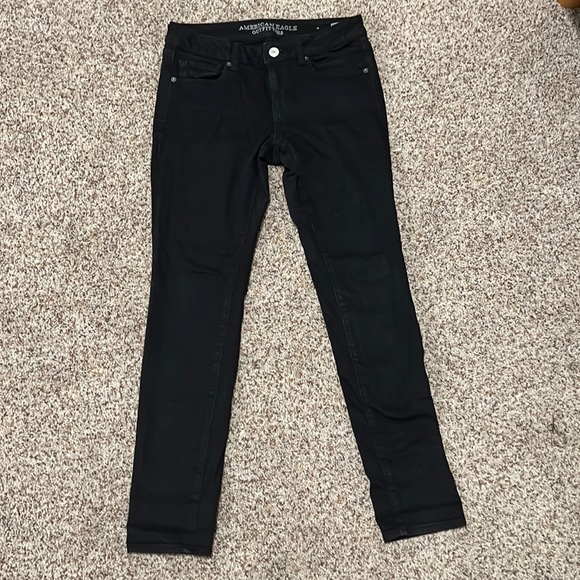 Womens AE jeans size 8 - Picture 1 of 2